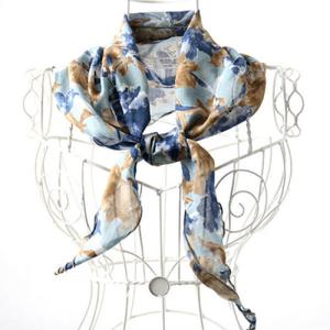 아트박스/더로라 텐셀 삼각 쁘띠 스카프-안개낀 산책길 S7124