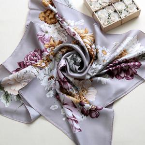 아트박스/더로라 86정사각 실크스카프- 19도 칼라꽃 빅 S7040