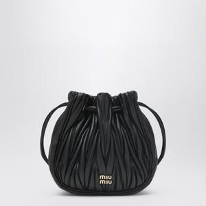 미우미우 퀼티드 나파 블랙 드로우스트링 파우치 5ND022AFPP F0