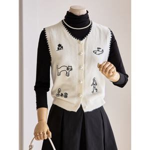 [커스텀에이블]배색트리밍 자수 니트조끼_T2509KV010C