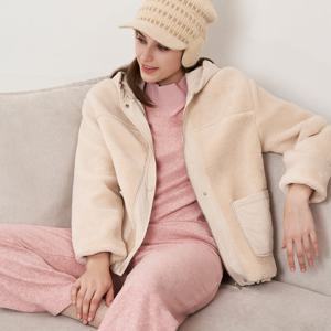 샤트렌 앞판 자수 패치 반넥 티셔츠_HCEWTS201