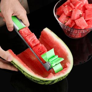 [리빙글로리] 물레방아 수박 컷팅기 / 주방용품 칼 과일컷팅기