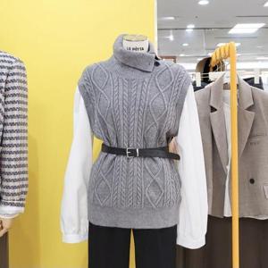 르피타 DP01 소매배색 터틀넥 꽈배기 니트 L244USWA09