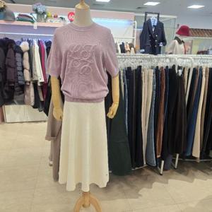 오프리미츠 HC26 70%인하가 라운드넥 데일리룩으로 기본반팔니트티셔츠남구홈플러스 M23kt1a01