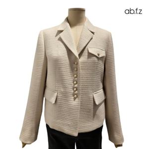 [에이비에프지]진주 단추 포인트 카라넥 슬림핏 트위드 재킷 APZ1QJ01B