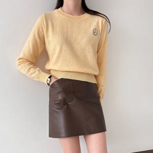 샵앤) 국산 라운드 넥 비엔나 자수 긴팔 니트 티셔츠 21DS-WKN-3921-옐로우