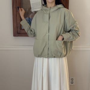 샵앤) 여성 하이넥 스냅단추 간절기 바스락 후드 점퍼 CAT-WJP-4169-블랙