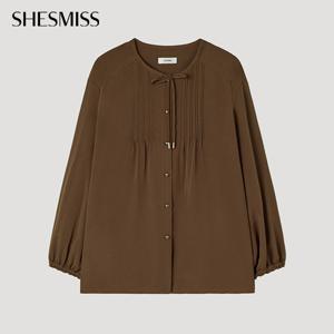 [쉬즈미스] 라운드 핀턱 블라우스_SWWBLP32040_BR