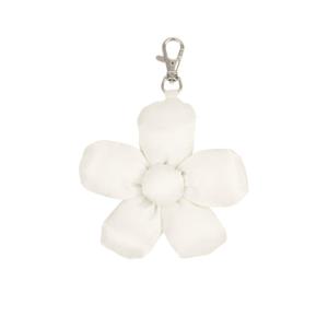 [빈]아이보리 패딩 플라워 키링 BX64AX06IV