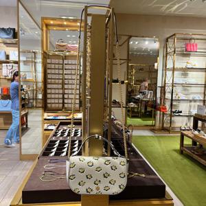 토리버치 탑 핸들 크로스바디 백 150455