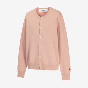 꼼데가르송 플레이 스몰 레드 엠블럼 라운드넥 가디건 - 라이트 핑크  AXN0910515