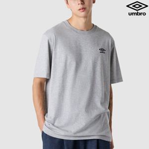 [엄브로] 에센셜 스몰로고 반팔 티셔츠 UR123CRS19_MGR0