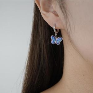 [이쁜] 오로라 나비 귀걸이