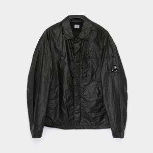 CP컴퍼니 25SS 렌즈와펜 CS2 남성 자켓 18CMOW037A 110030G 999