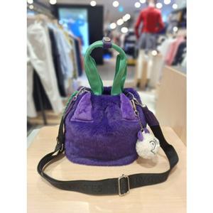 [파리게이츠] 25FW겨울 여성 몬스터 뿔 디테일 퍼 토트백 (521E4BG302PP)