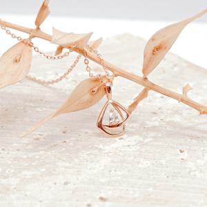 오팔하우스 14k 트라이앵글 큐빅 목걸이 OPPKN788