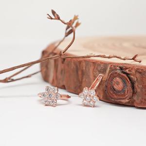 오팔하우스 14k 꽃 큐빅 원터치 귀걸이 OPNIE4171-1