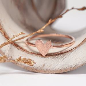 오팔하우스 14k 삐뚤이 하트 샌딩 반지 OPGDR131