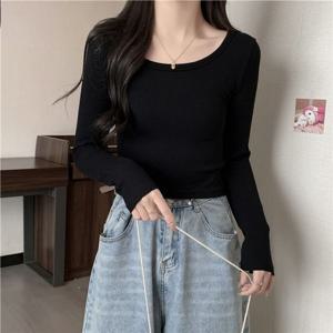 세미크롭 U넥 긴팔 이너 티셔츠