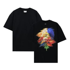 우영미 스웨잉 플라워 백로고 반팔 티셔츠 블랙 W243TS06715B