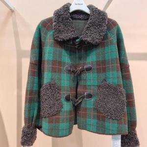 라티움 HC34 양털카라 떡복이단추 품편한 체크니트 짧은점퍼 T2543jk02