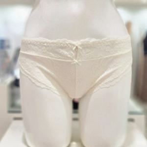 [엘르] 크림 레이스 포인트 햄라인 팬티 EEWBP921CRM
