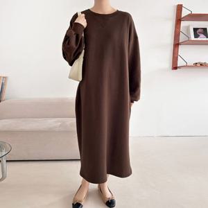 나야홍 / 빅사이즈 511 삼각오버핏기모원피스 DARV688