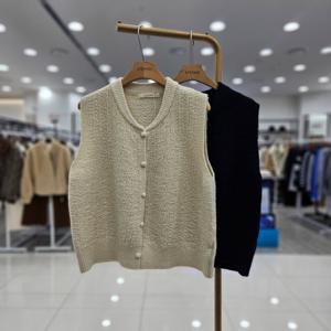 [스테파니]콩단추 니트조끼/A25SW5416