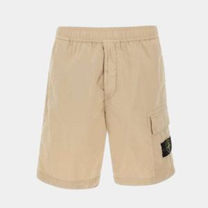스톤아일랜드 남성 와펜 패치 컴포드 핏 버뮤다 카고 쇼츠팬츠 반바지 샌드 8015L1803 V0095