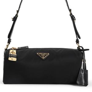25 FW 프라다 블랙 로고 플라크 집업 리나일론 숄더백 1BC233VODO2C8Q