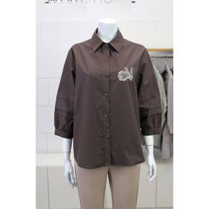 [화이트호스]M자수 블라우스 A253212