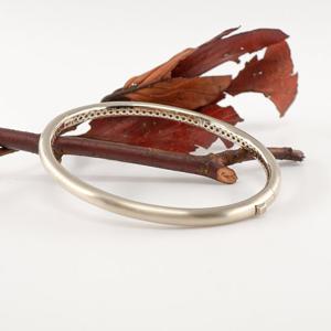 오팔하우스 14k 볼드한 라운드 뱅글 팔찌 4.5mm OPGDB0047