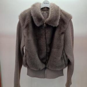 Latium HC06 짧은 니트배색 페이크퍼 밍크 집업 카라 쟈켓 T2543jk06B