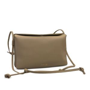 셀린느 노트 스트랩 플랩 크로스백 10P86 2O8603SA