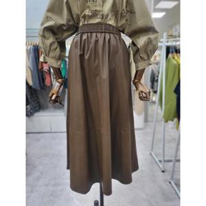 스테파니 세이브존05 절개 플레어 스커트 A24SK4306