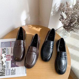 여성 정장 캐쥬얼 면접룩 세련된 회사원 편한 로퍼