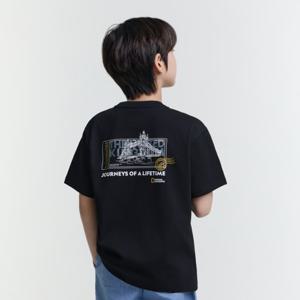 K252UTS930 여행 그래픽 반팔-1 CARBONBLACK