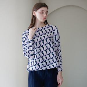 [요이츠]풍차 프린트 블라우스_YJ03WNPBL10