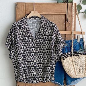 샵앤) 여성 카라넥 세잎클로버 루즈핏 반팔 블라우스 BONG-WBL-4515-블랙