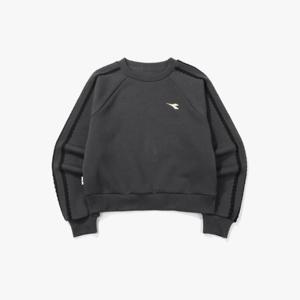 디아도라긴팔티 AQS D4422TFS77CGD 크로스코트 레이스 라인 맨투맨 우먼 CHARCOAL GREY