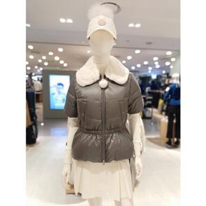 [파리게이츠] 25FW겨울 여성 렉스퍼 카라 반팔 구스 다운 (521E4JP303GY)