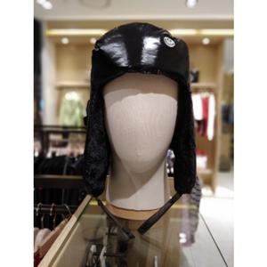 [파리게이츠]521E4CP006_BK-여성 스마일 자수 와펜 포인트 트루퍼 햇-(25년겨울)