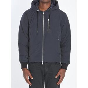 25FW 무스너클 후드 자켓 with adjustable drawstrings  Front 집 closure  Side pockets 앤 chest pocket with 집  M35MJ210292