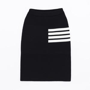 톰브라운 사선완장 펜슬 울 여성 스커트 FKK061A 00014 415