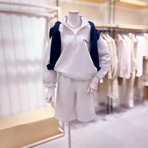 [시에로]DBSI4TSF778_뒷판레터링 반집업 맨투맨