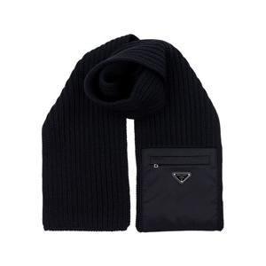 (명품) 프라다 삼각 로고 지퍼 포켓 울 머플러 UMS