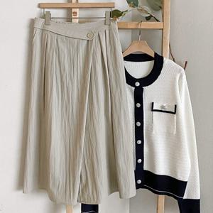샵앤) 여성 뒷밴딩 와이드 통 언발 허리 주름 치마 바지 DGB-WPT-4205-연카키