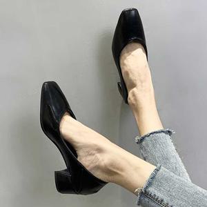 결혼식 하객룩 정장 낮은굽 로퍼 구두 펌프스힐 코디