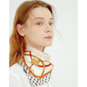 [선물포장][SILK100]베이지 체인 패턴 스퀘어 실크스카프 DCSC5E144