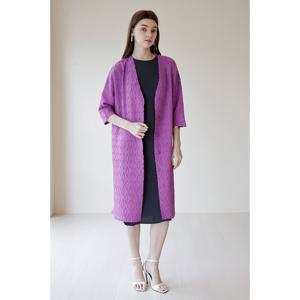 [요이츠]엠보이드 텍스처 플리츠 스트레이트 코트_YJ05WNPCT01_P